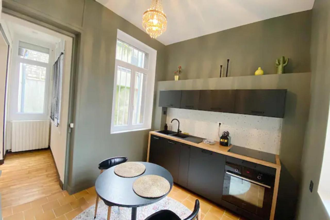 Very Chic And Design In The Center Of Apartment